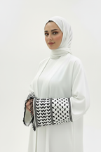 Close Up – Face & Cuff Front